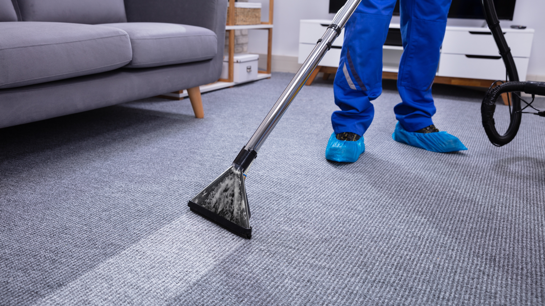 Bonnet Cleaning vs. Carpet Extraction: A Comparison